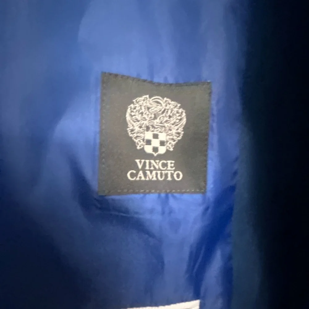 VINCE CAMUTO BLAZER